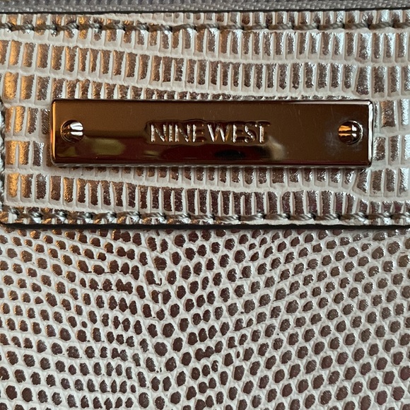 Nine West Wristlet - Picture 3 of 8